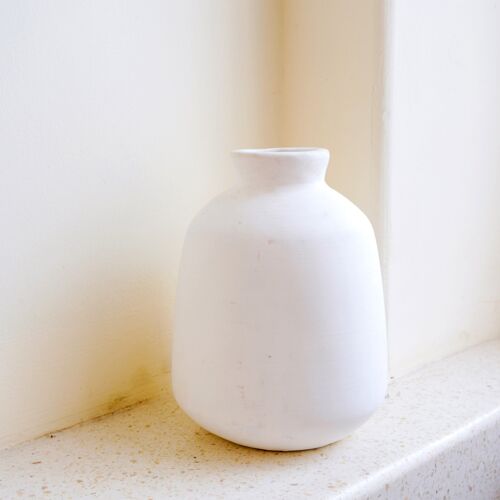 Vase Weiß Runde Kleine Dekovase für Trockenblumen oder Schnittblumen Handgegossen aus Ton BAWA