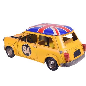 Mini voiture de course en étain jaune avec drapeau GB 2