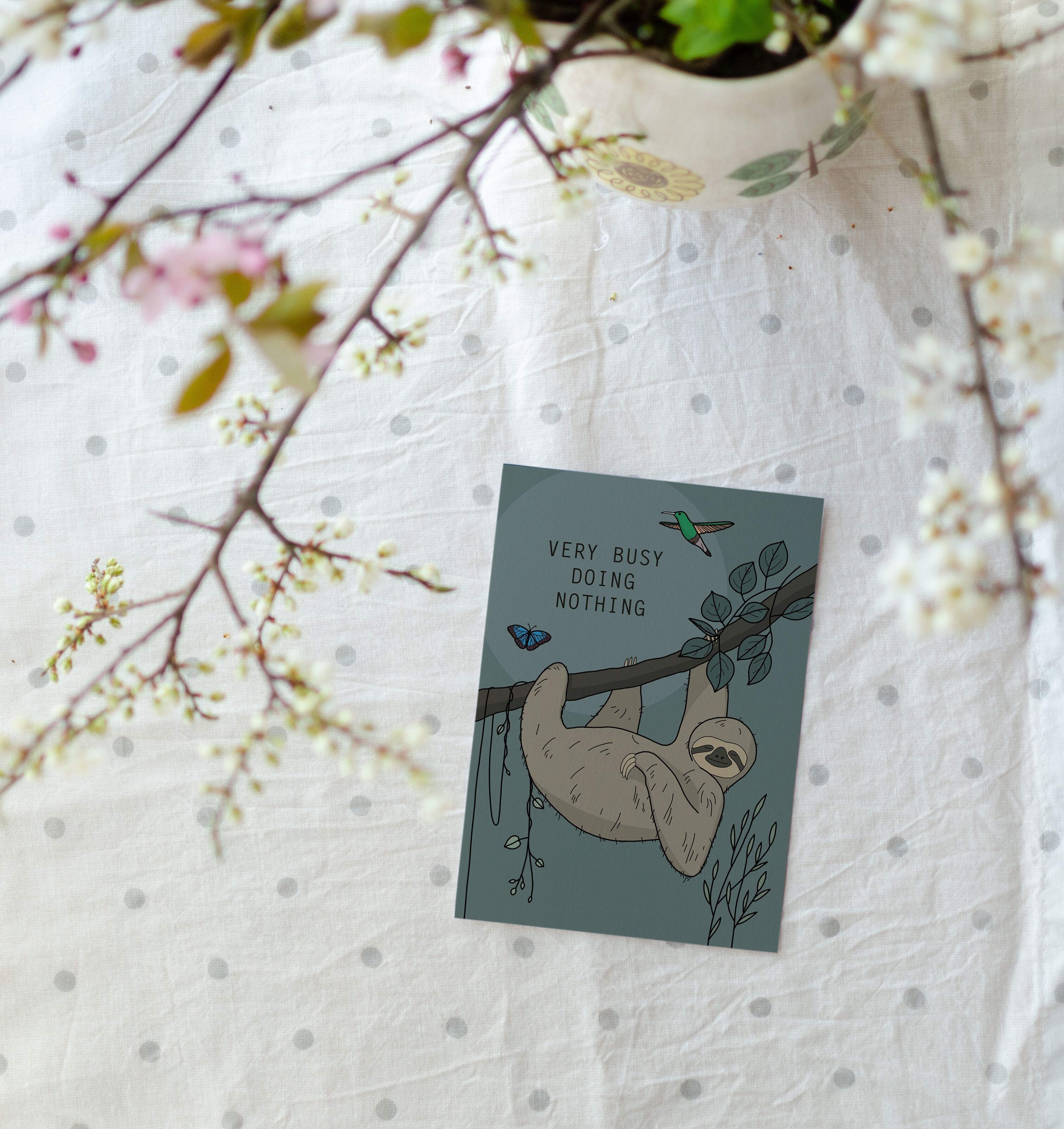 Bradipo da cartolina, molto impegnato