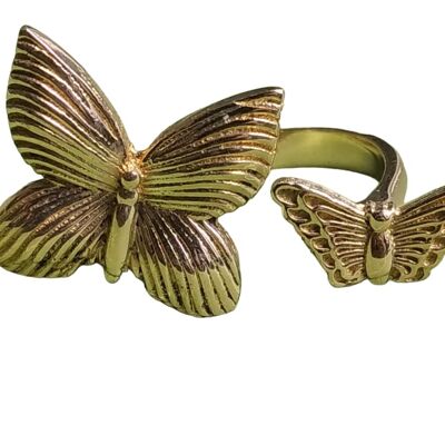 Atractivo anillo ajustable de latón con diseño de mariposa