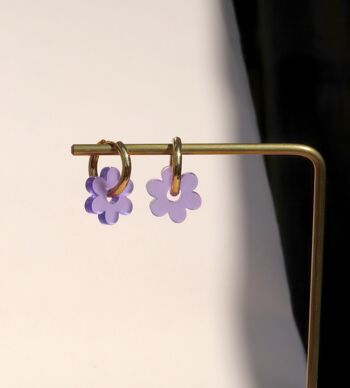Créoles en acier inoxydable fleur violette 2