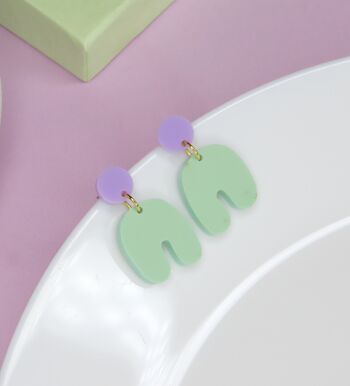 Petites boucles d'oreilles Squishy Arch lilas vert clair 2