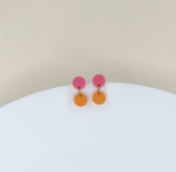 Boucles d'oreilles acryliques Dotty en pêche rose 1