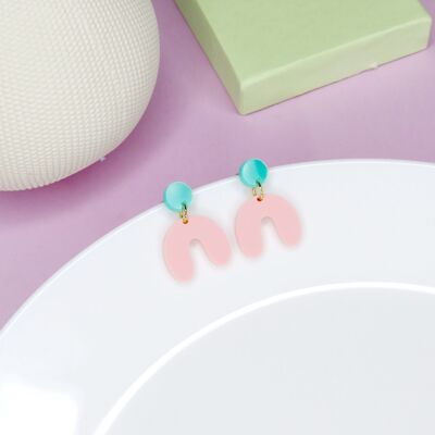 Boucles d'oreilles petites arches en rose turquoise
