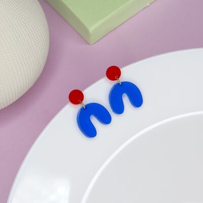 Small arch arch earrings in red ink blue