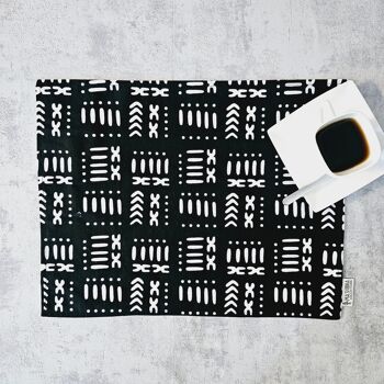 Napperons imprimés inspirés « Bogolan » faits à la main | Sets de table lavables à imprimé africain 4