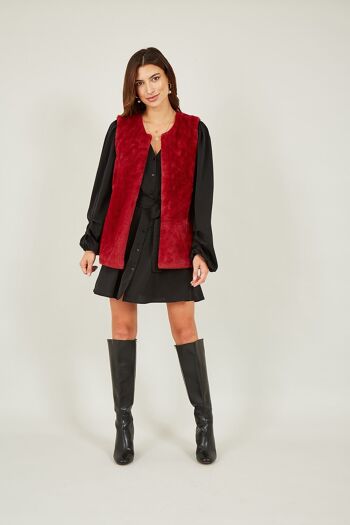 Gilet en fausse fourrure rouge Yumi 3