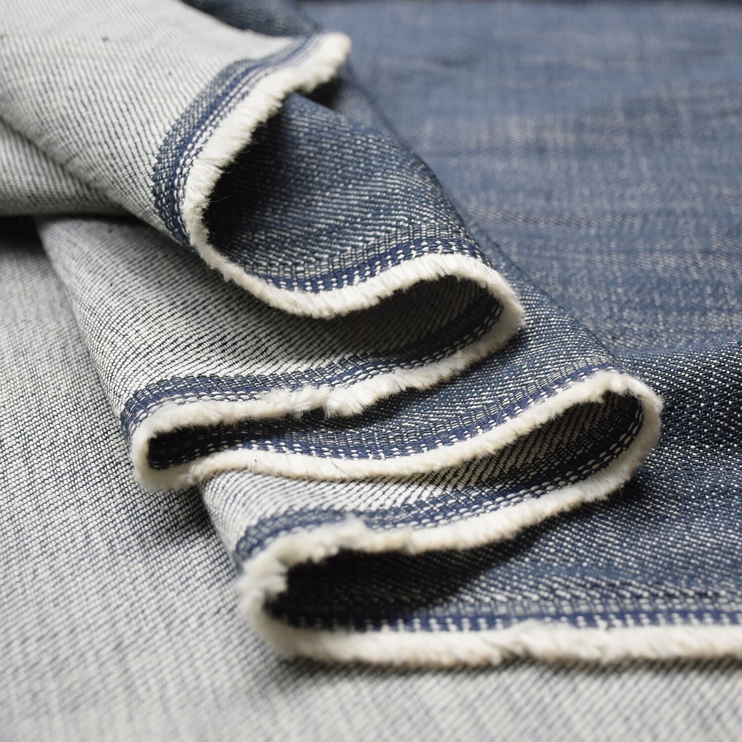 Tessuto denim blu navy