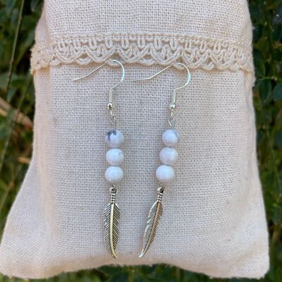 Earrings with 3 balls in natural Howlite and feather charm, Made in France