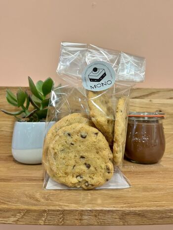 Cookies - Biscuits typiquement américains aux noisettes et au chocolat 4