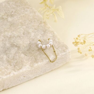 Pearl earcuff earring with chain