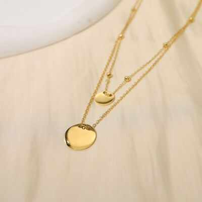 Double chain necklace with round pendants