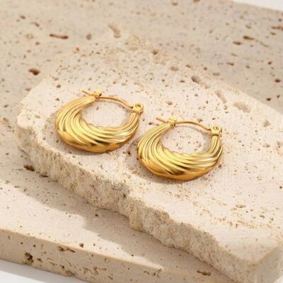 Thick round gold hoop earrings