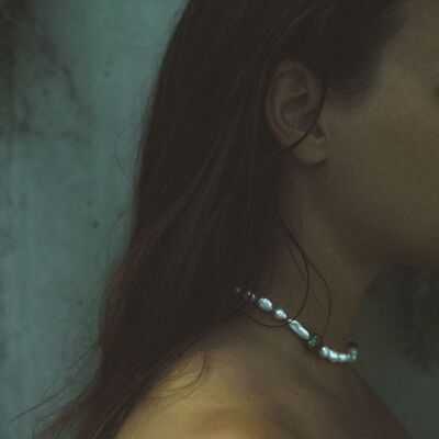 Halskette aus Perlen und Pyrit – Bianca
