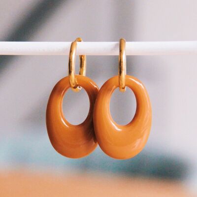 Stainless steel earring with resin drop – cognac/gold
