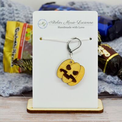 Wooden stitch marker Halloween pumpkin round