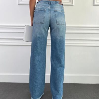 BLAUE Jeans im MOM-Schnitt – JUNBY MUM