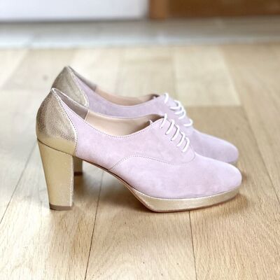 Powder pink and gold oxford