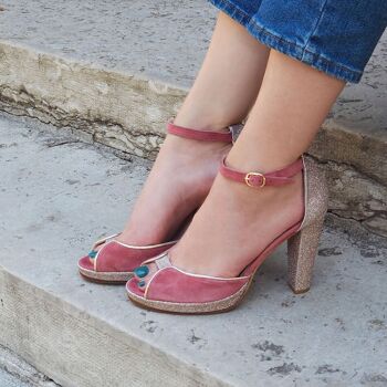 Sandale de mariée rose et dorée 32