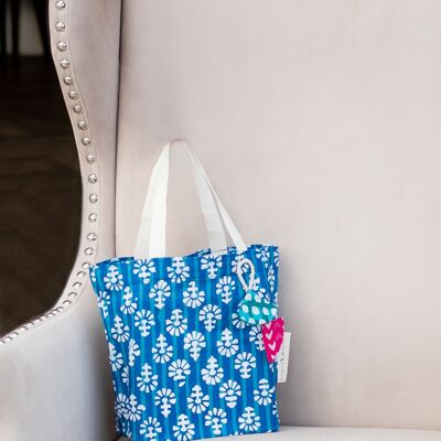 Sacs-cadeaux en tissu Style fourre-tout - Fleurs indigo (Moyen)