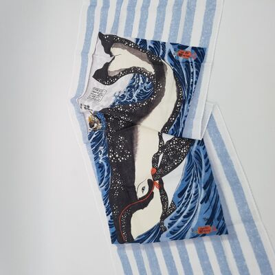 Asciugamano giapponese Tenugui 100% cotone stampato con riproduzione di Musashi e la stampa della balena dell'artista giapponese Utagawa Kuniyoshi