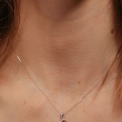 Collier pendentif initial « C » en or blanc massif et diamant