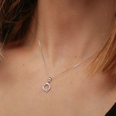 Solid White Gold Diamond "Q" Initial Pendant Necklace