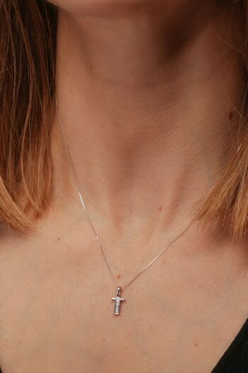 Collier pendentif initial « T » en or blanc massif et diamant 1