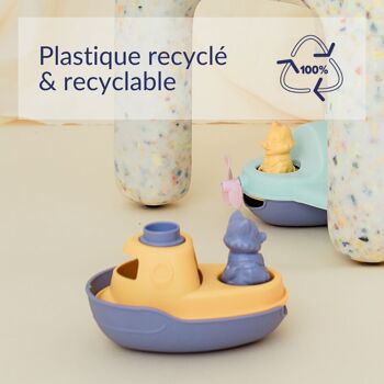 Le Jouet Simple, Bateaux 2-en-1 et Figurine, Jouets Éducatif pour Le Bain & La Plage, Fabriqués en France, 100% Plastique Recyclé et Recyclable, Lavables au Lave-vaisselle, Cadeau Enfants Filles et Garçons Dès 1 An, Assortiment 3