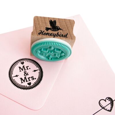 Aprecia tus momentos con nuestro sello de boda de madera Mr. & Mrs.