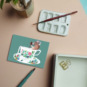 Souris de carte postale dans la tasse de thé 3