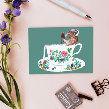 Souris de carte postale dans la tasse de thé 8