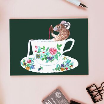 Souris de carte postale dans la tasse de thé 10