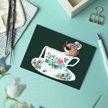 Souris de carte postale dans la tasse de thé 11