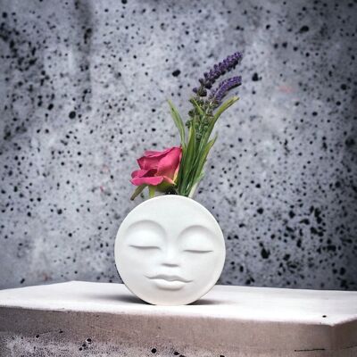Handgefertigter Jesmonit-Topf/Vase mit stehendem Gesicht – Hellgrau