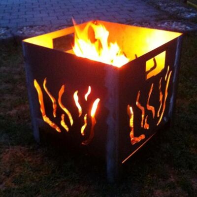 Feuerkorb aus Metall | Gartendeko Rost Feuerstelle