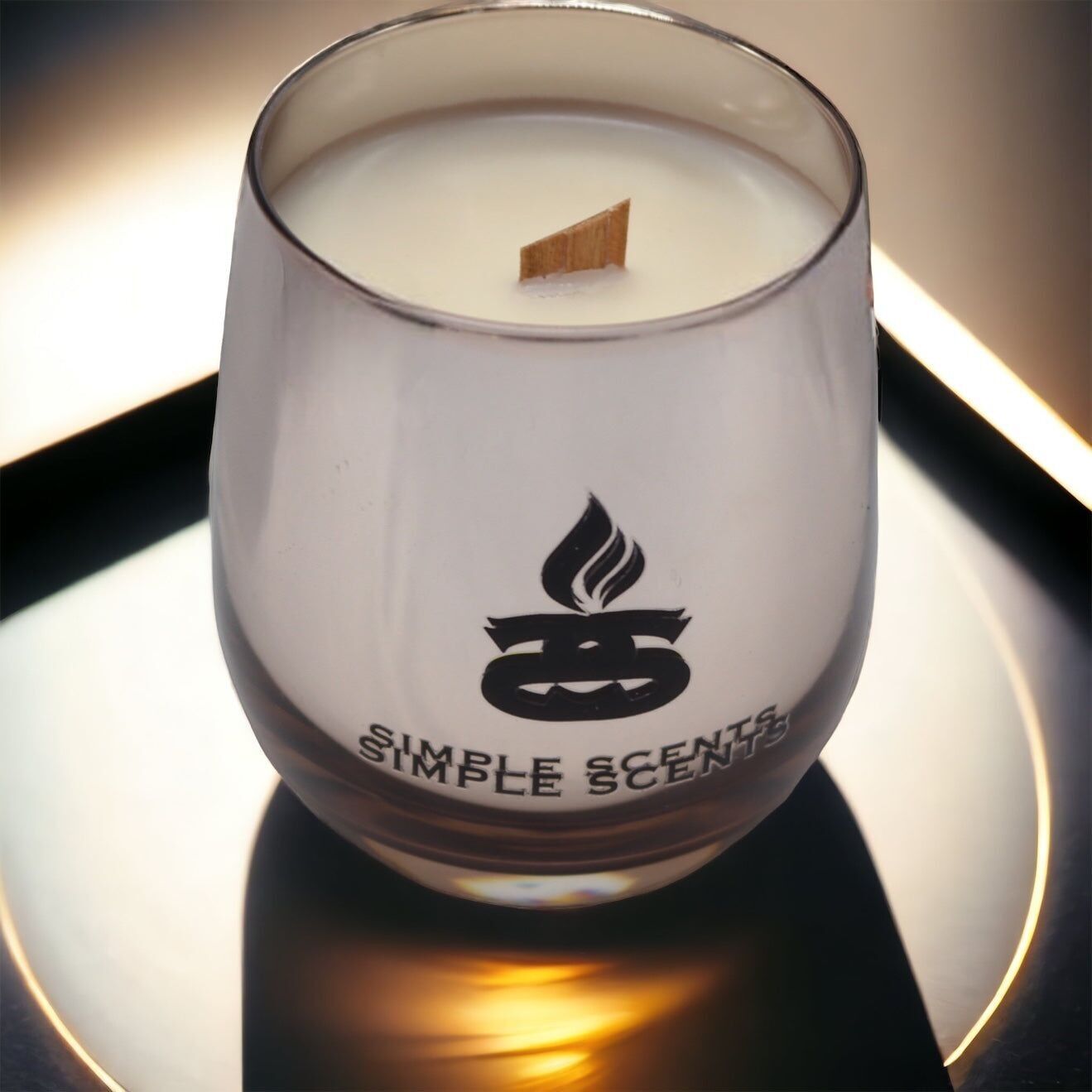 Candela di soia con stoppino in legno Luxe Rosé Noir di Simple Scents - Apollo
