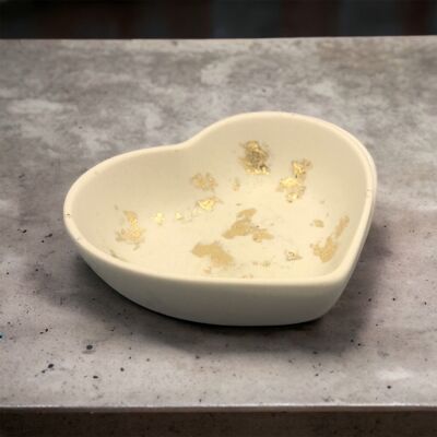 Mini plat en forme de cœur en jesmonite fait à la main - Couleur : pierre et feuille d'or