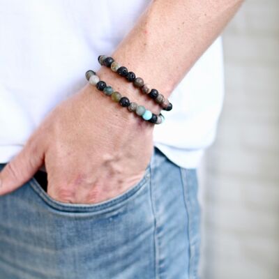 Men's bracelet made of natural stone and wood