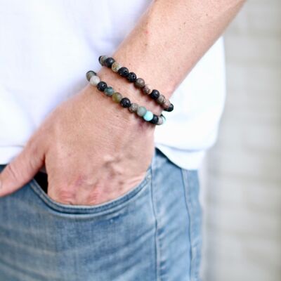 Bracciale da uomo realizzato in pietra naturale e legno