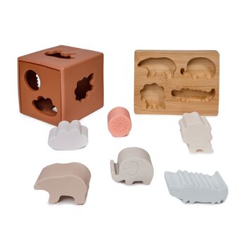 CUBE D'ACTIVITÉS EN SILICONE ET PLANCHE EN BOIS 2