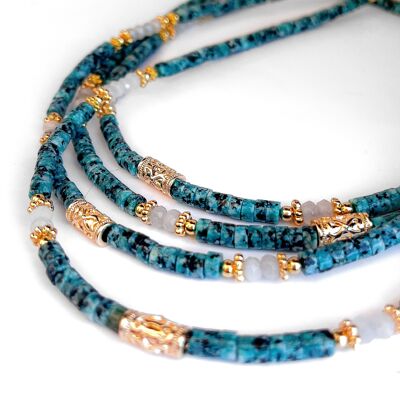 Carmen - Collar en piedra semipreciosa de Jaspe turquesa, Jade blanco y perlas bañadas en oro - Hecho a mano - Ravage
