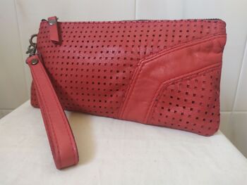 Pochette graphique en cuir italien rouge, grand format. 3