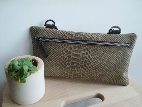 Sac en cuir beige, aspect serpent. Oscar.