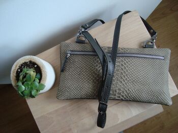 Sac en cuir beige, aspect serpent. Oscar. 3