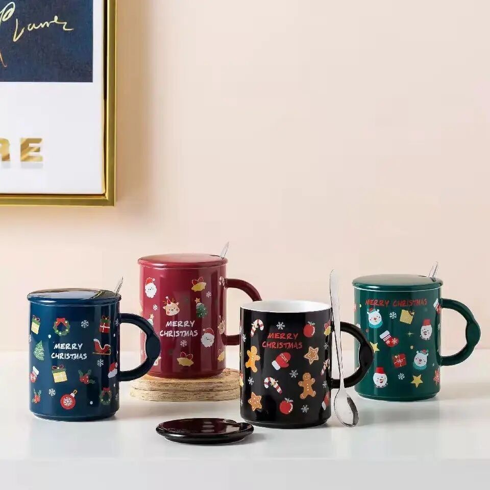 Weihnachtliche Keramiktasse mit Deckel und Löffel DF-918