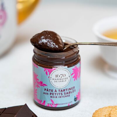 Intense black spread with small shortbreads - 250g jar
