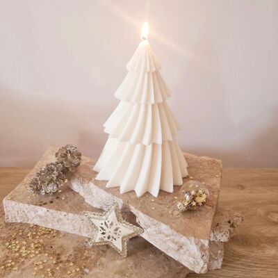 Wavy fir tree candle