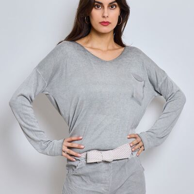 Washed long-sleeved sweater with pocket