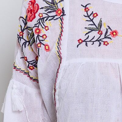 Alba - Bohemian blouse with flower embroidery